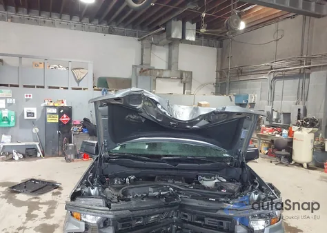 2024 Chevrolet Silverado 1500 4Wd Short Bed Custom Trail Boss z USA, uszkodzony, nr VIN 3GCPDCEK0RG325478